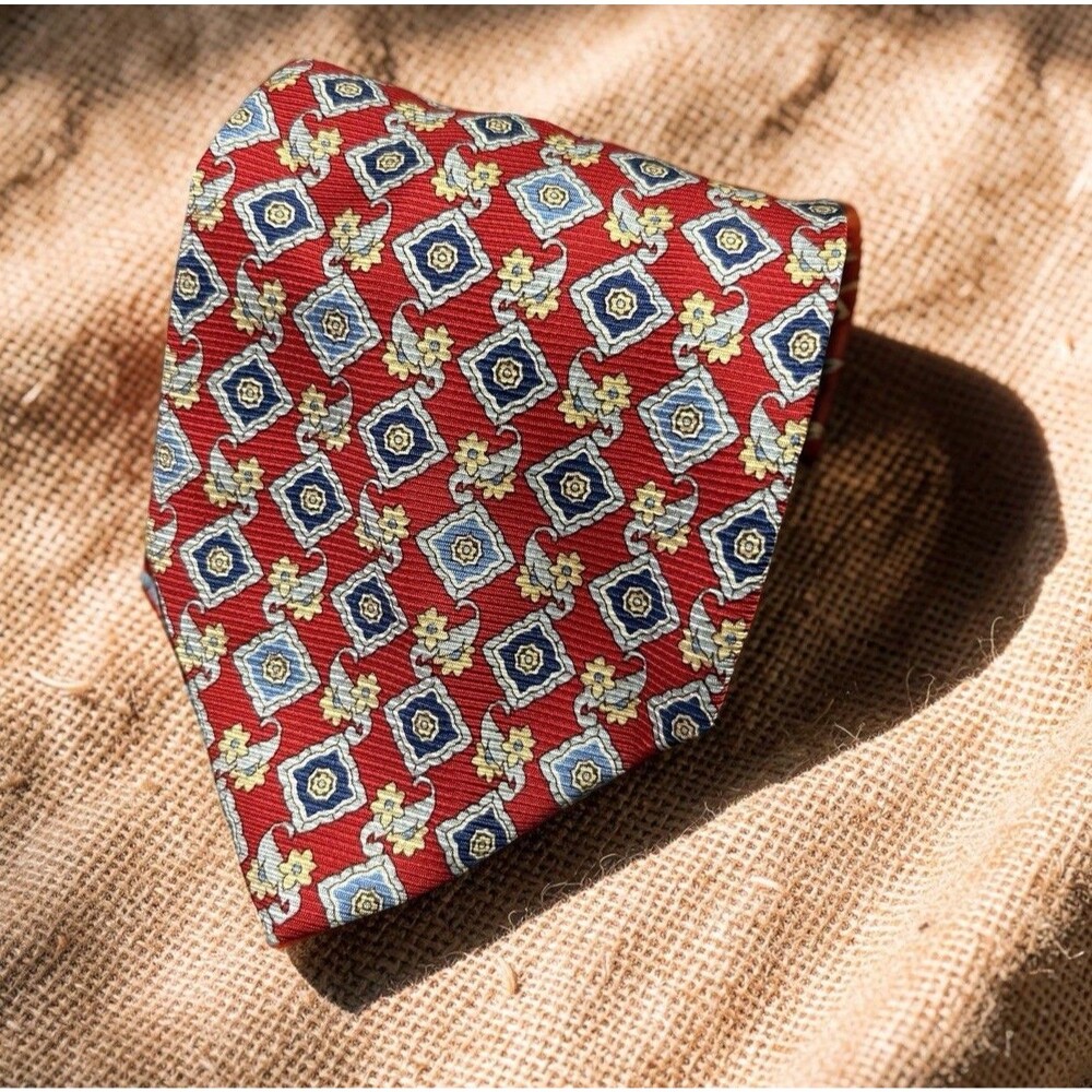 DERBY 100% SILK MEDALLION TIE RED BLUE GOLD SCOTCHGARD EUC